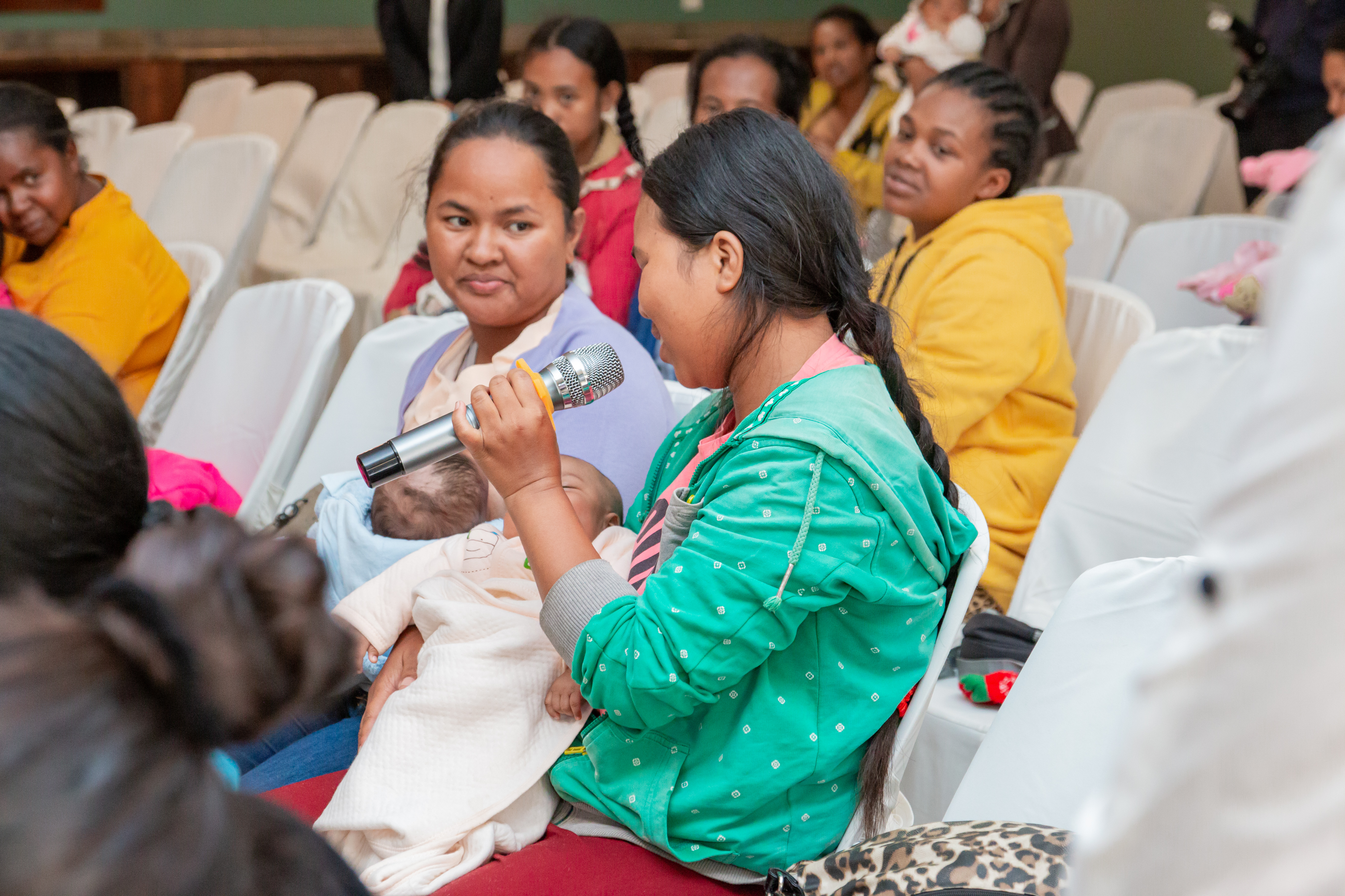 Prise de paroles par les mères
